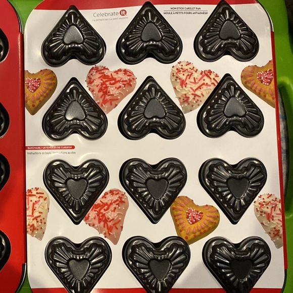 Valentines Baking Set - Picture 2 of 7